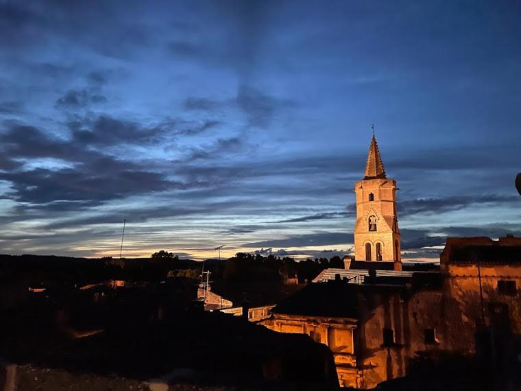 Insolite Studio -La Tour Des Templiers- Montfrin Exterior foto